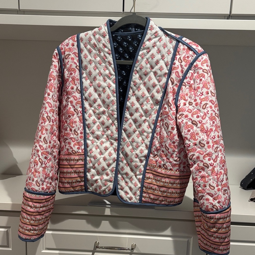 Quilted Floral bomber Jacket in Pink & White Double sided to be black & Blue